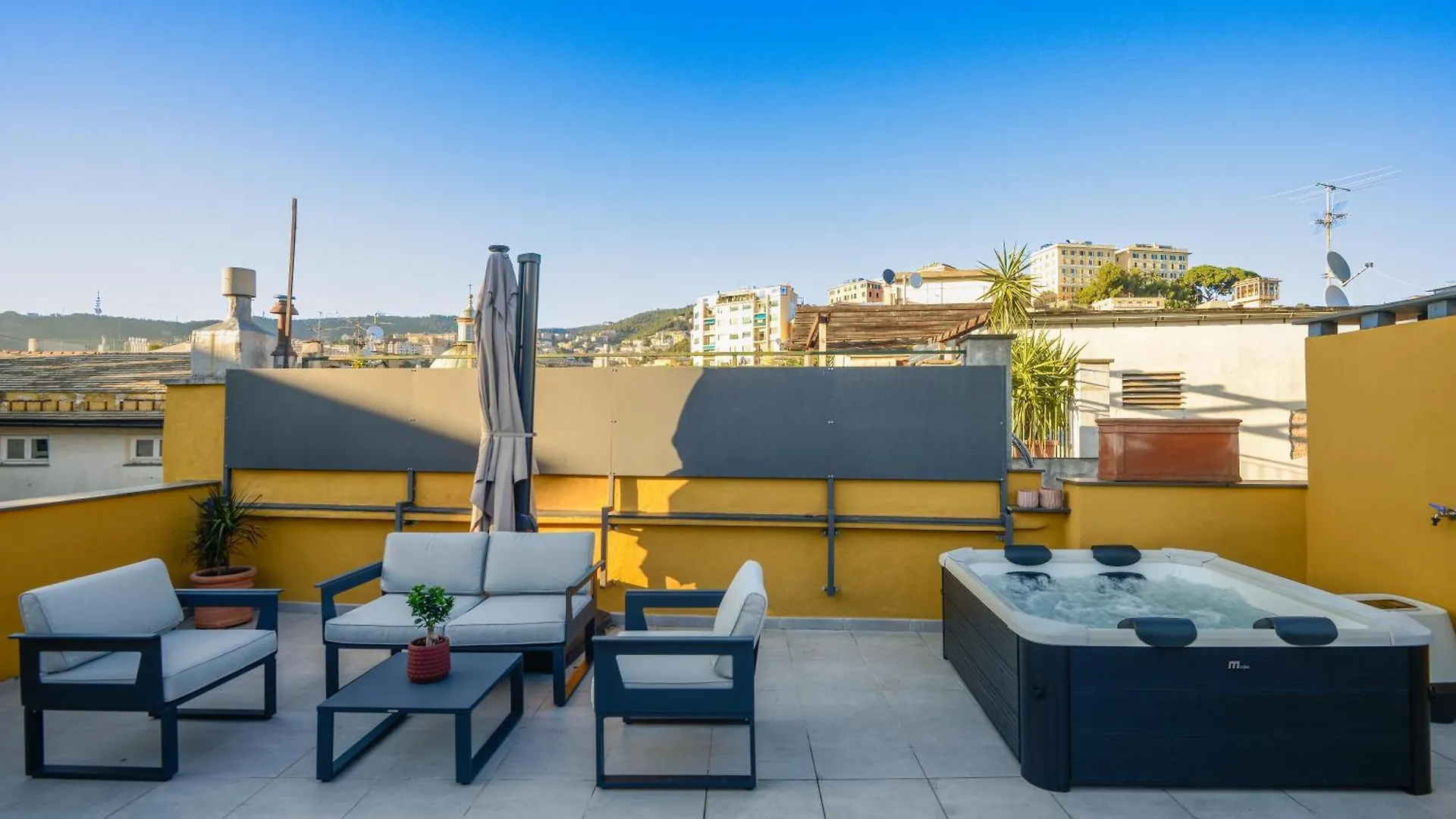 شقة Attico Centro Con Terrazza E Jacuzzi E Parcheggio Privati جنوة
