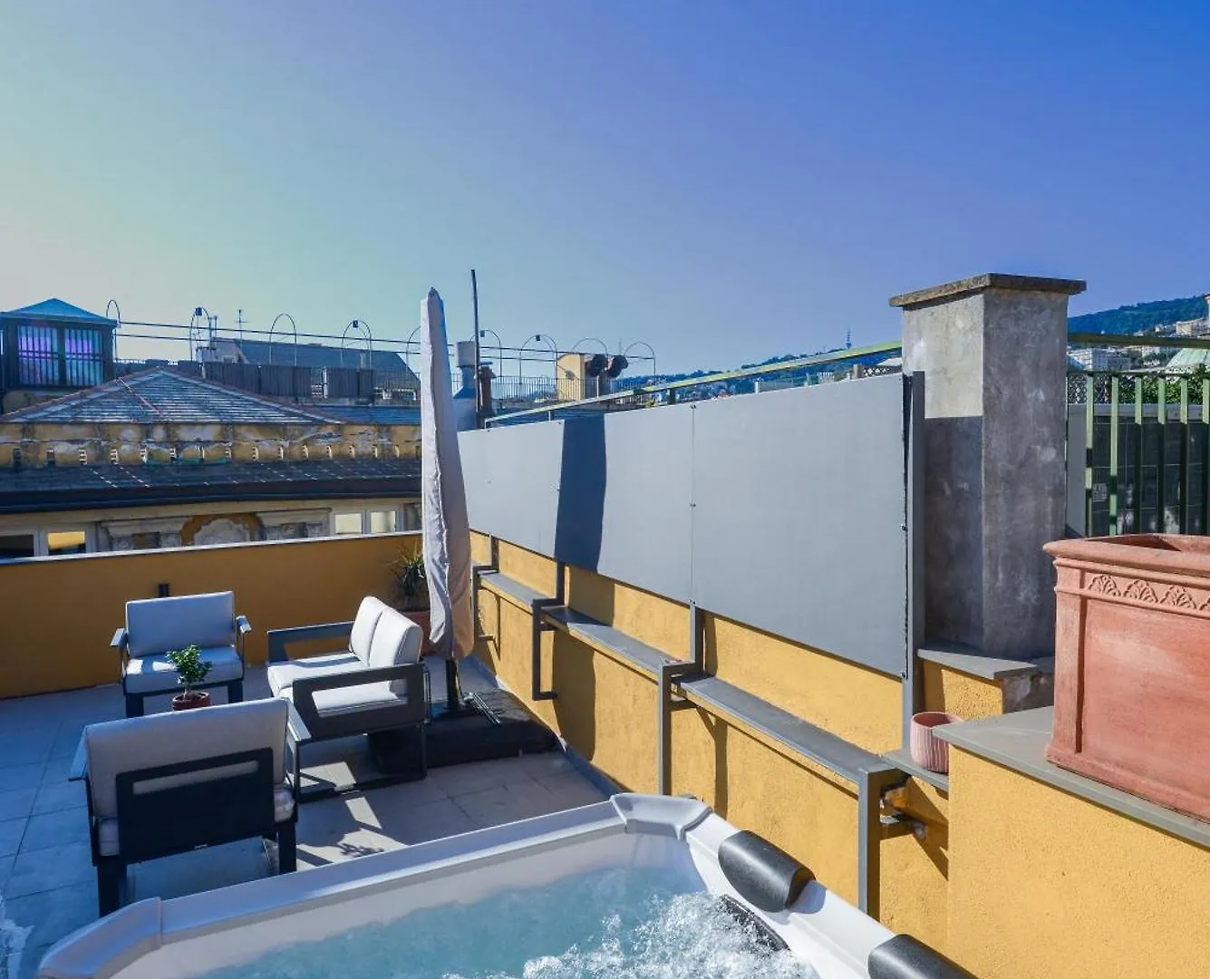 Attico Centro Con Terrazza E Jacuzzi E Parcheggio Privati Apartamento Génova