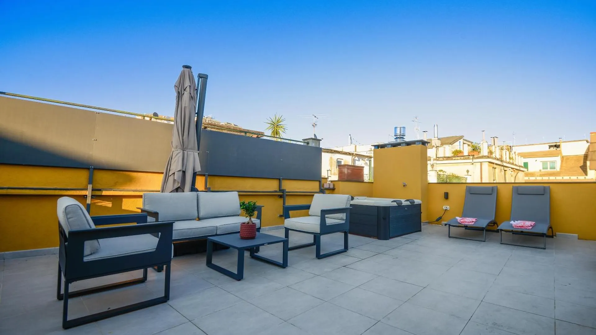 شقة Attico Centro Con Terrazza E Jacuzzi E Parcheggio Privati جنوة 0*,