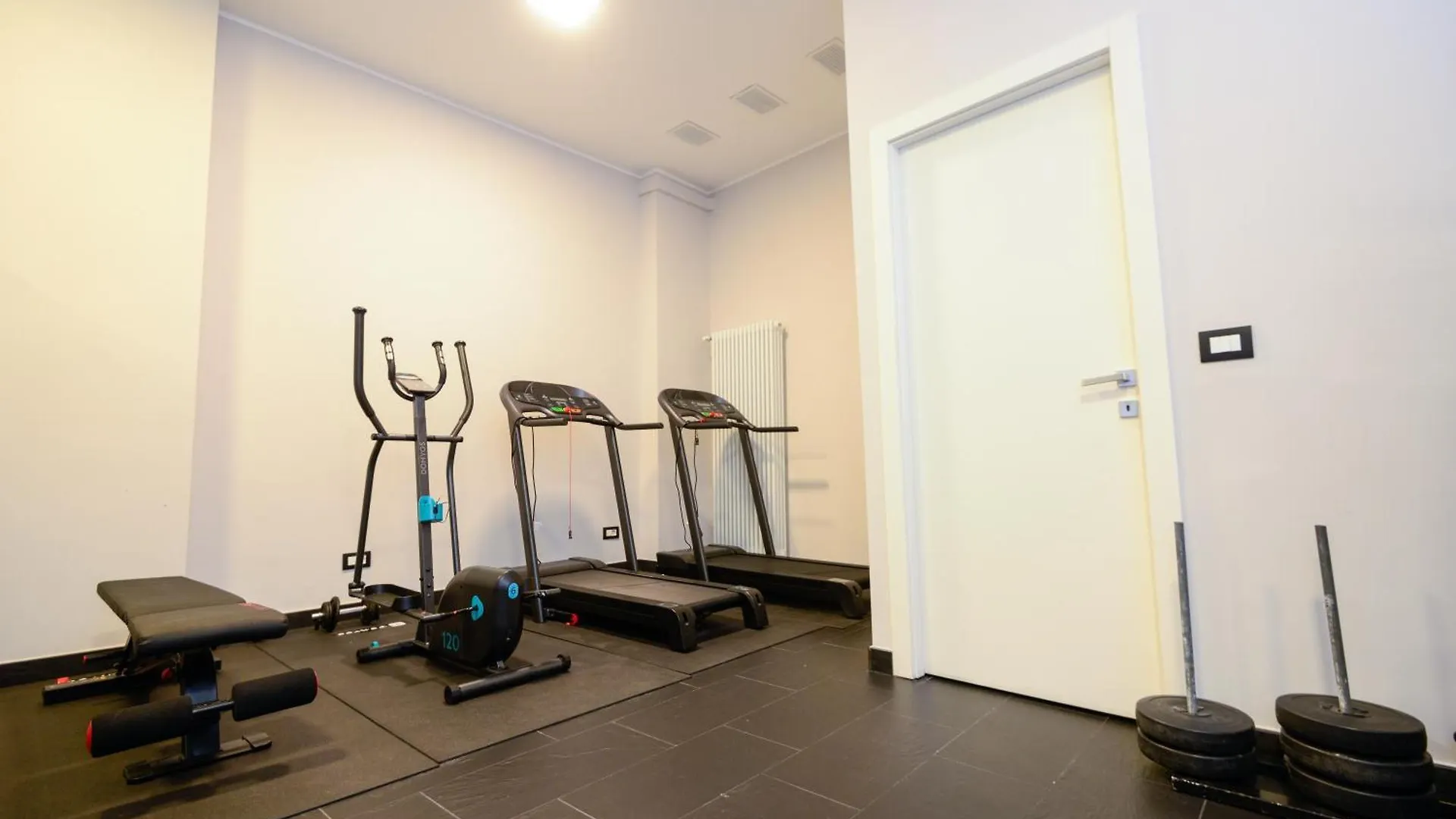 Attico Centro Con Terrazza E Jacuzzi E Parcheggio Privati Apartment Genoa